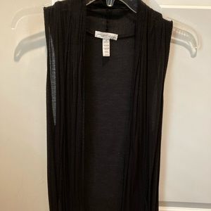 Lightweight black vest with pockets